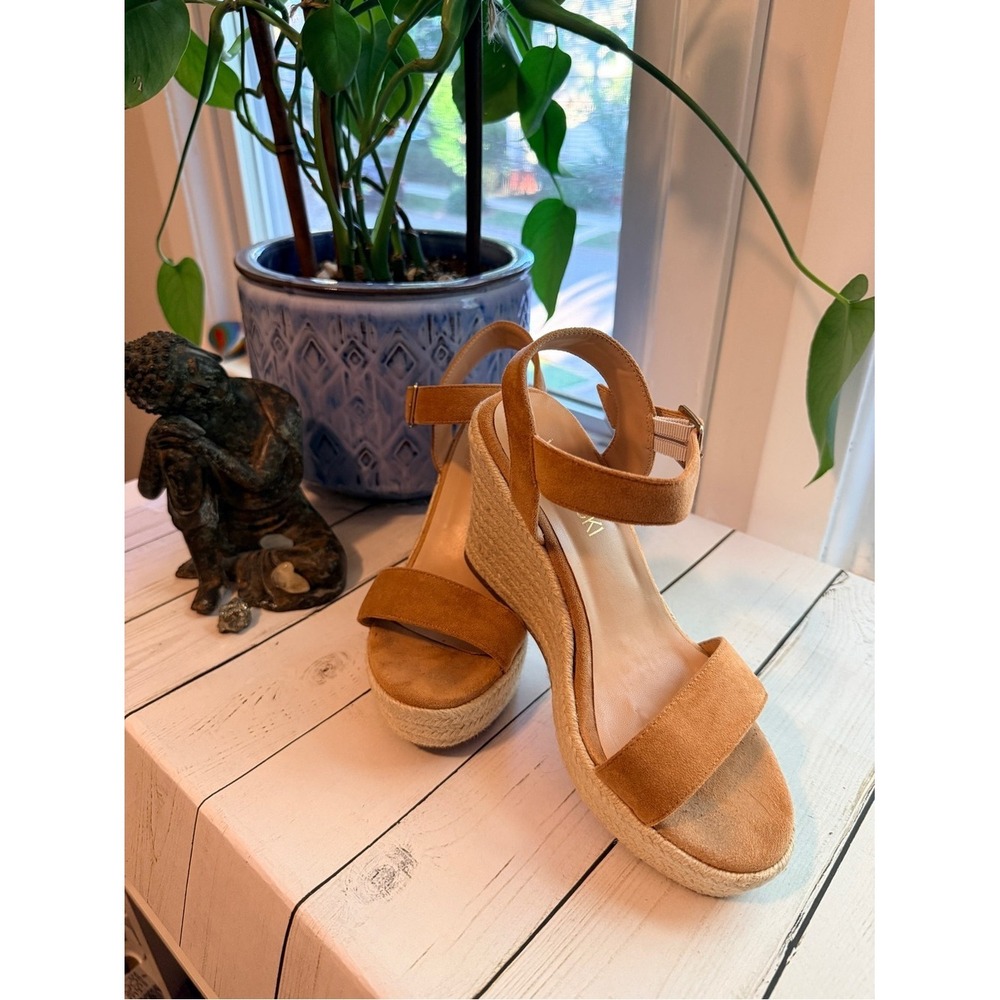 Vicki Vicki Tan Suede Espadrille Wedge Sandals Ankle Strap Womens 7.5